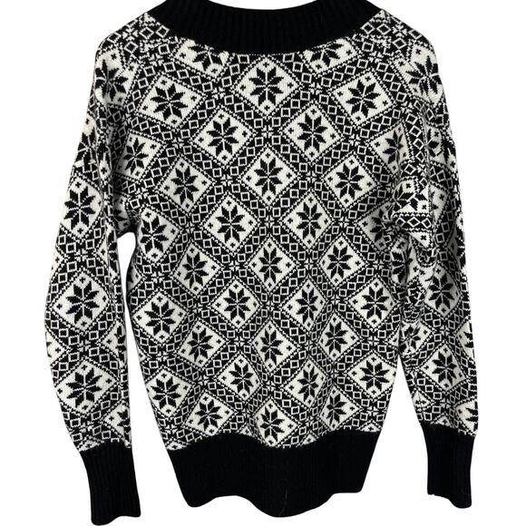 Brooks Brothers Wool Blend Black & White Snowflake V-Neck Sweater Size Small - Picture 2 of 9